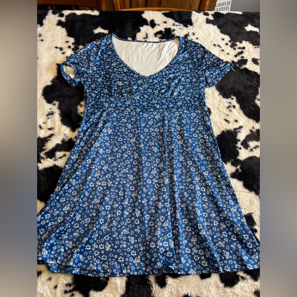 Blue floral v neck dress